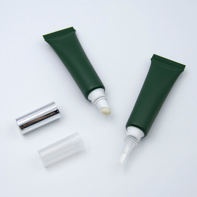 Leere weiche Squeeze-Kunststoff-Kosmetikverpackungen, Nagelhautöl, Nagellacköl, Tube, Lipgloss-Röhrchen, Lippenbalsam-Applikator, Bürste, Spone