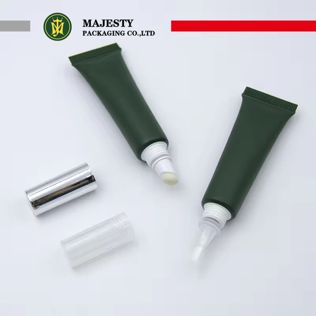 OEM & ODM 10 ml PE-Weichkunststofftuben mit Pinsel und Silikonapplikator, Lipgloss, Lippenstift, Lippenbalsam, Nagelbürstentube