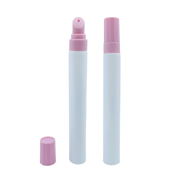 Maßgeschneiderte leere Lipgloss-Behälter, 15 ml, 20 ml, 30 ml, Kunststoff-Lippentuben mit Silikonspitze für Lippenbalsam-Kosmetikverpackungen